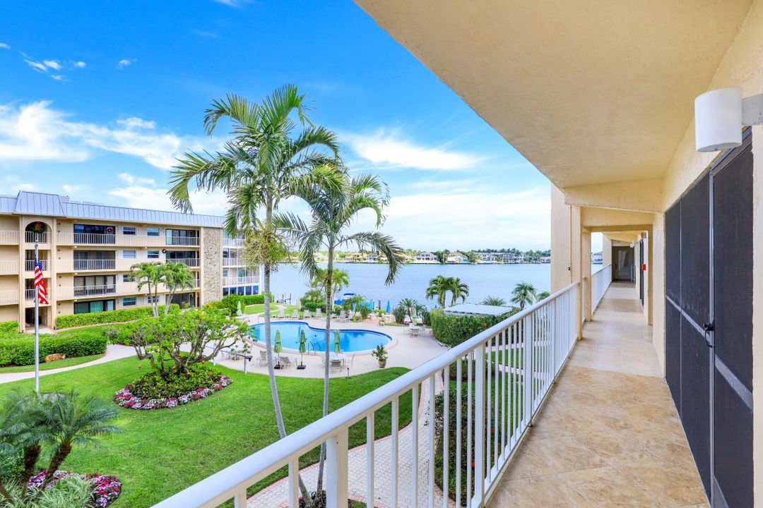 3450 Gulf Shore Blvd N #313, Naples, FL 34103
