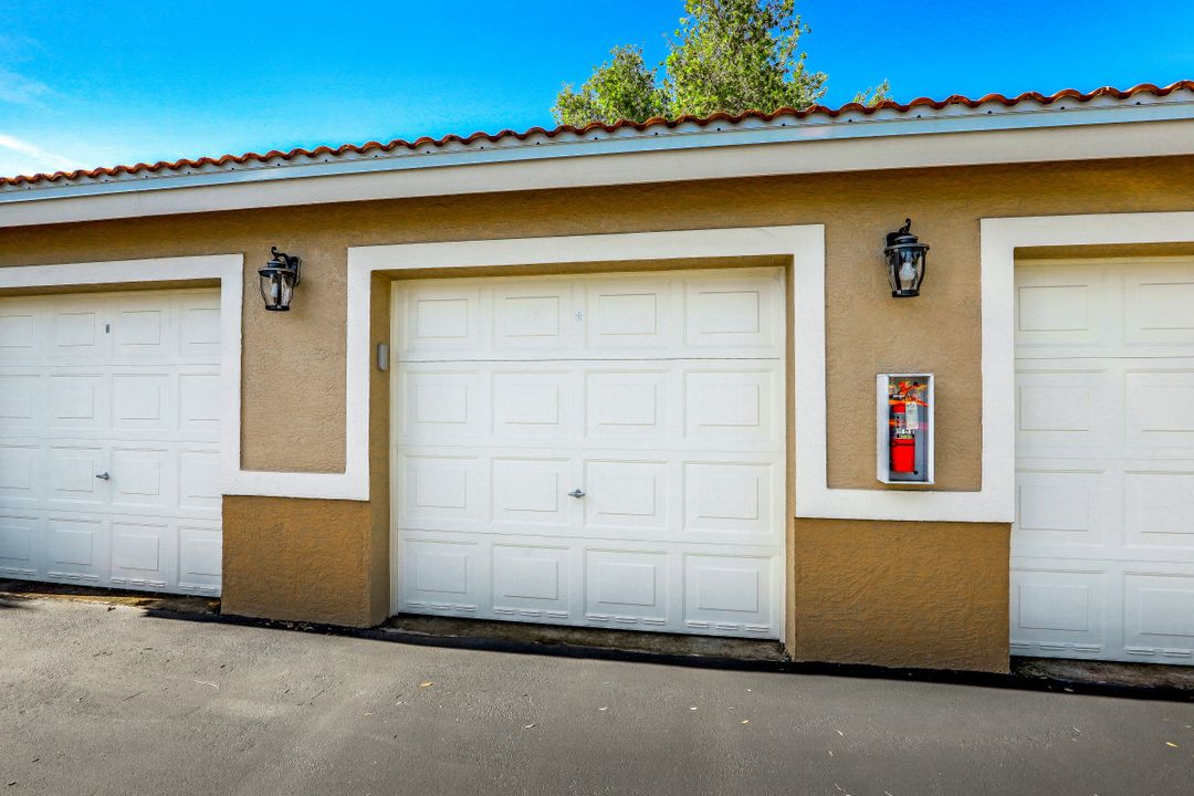 6650 Huntington Lakes Cir #203, Naples, FL 34119