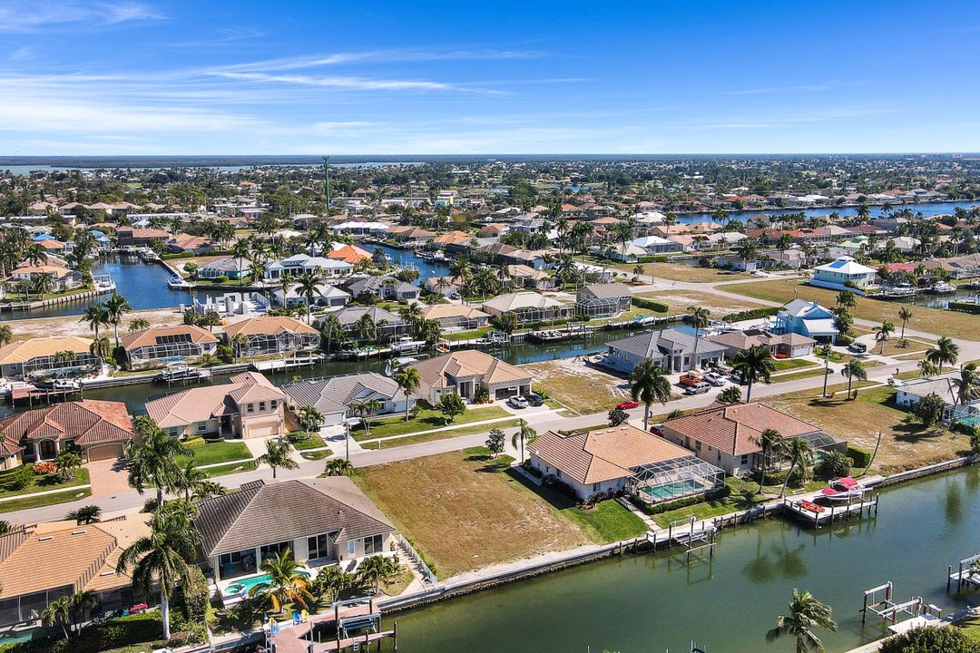 418 Marquesas Ct, Marco Island, FL 34145