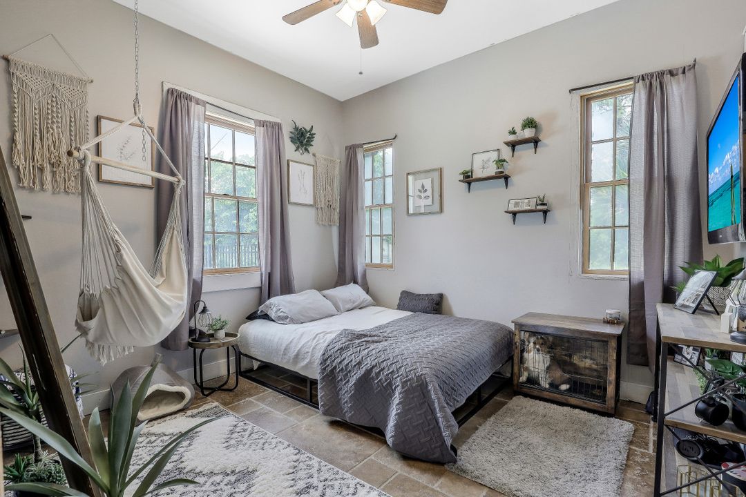 3074 Woodstock Ave, Naples, FL 34120