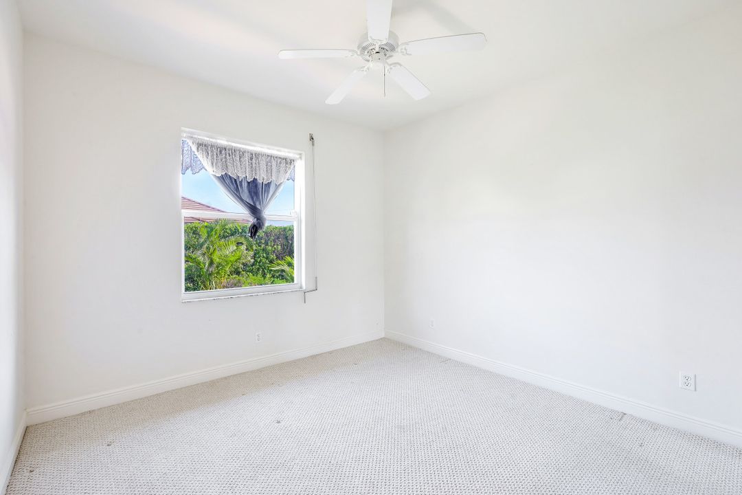 718 Nautilus Ct, Marco Island, FL 34145