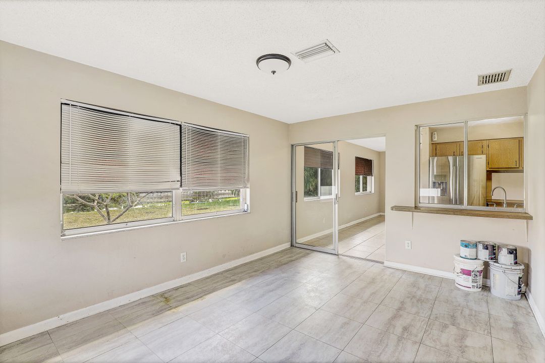 323 NE 11th Pl, Cape Coral, FL 33909
