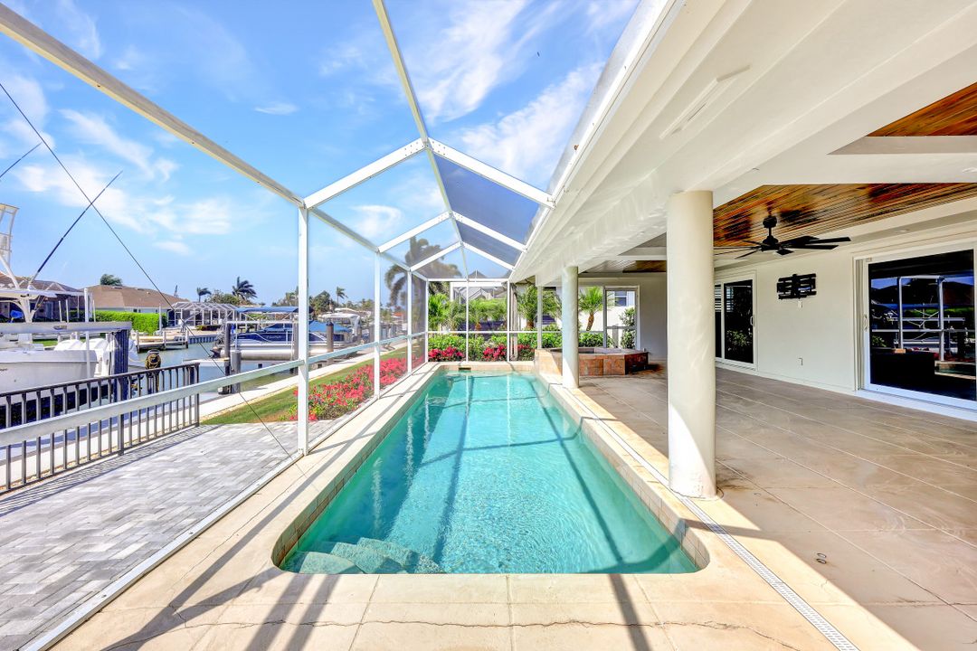 318 Polynesia Ct, Marco Island, FL 34145