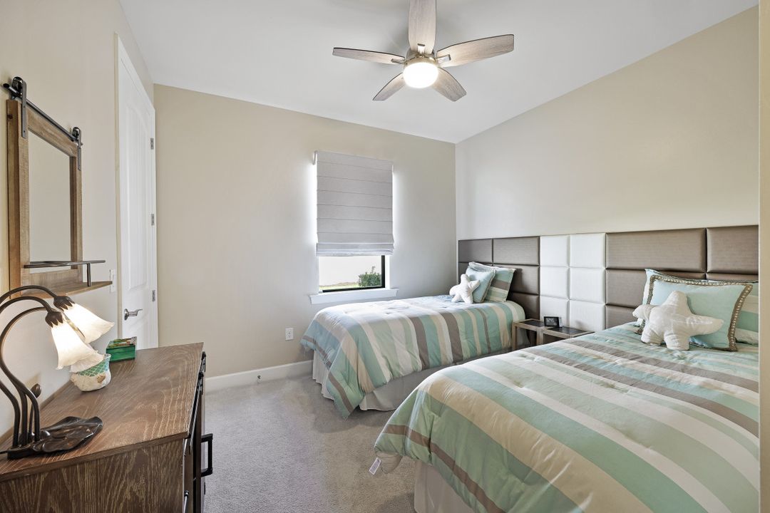 9431 Greyhawk Trl, Naples, FL 34120