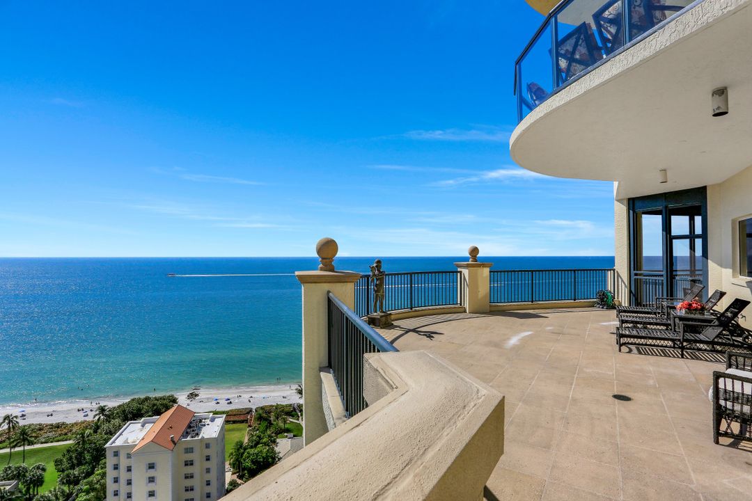 81 Seagate Dr #2001, Naples, FL 34103