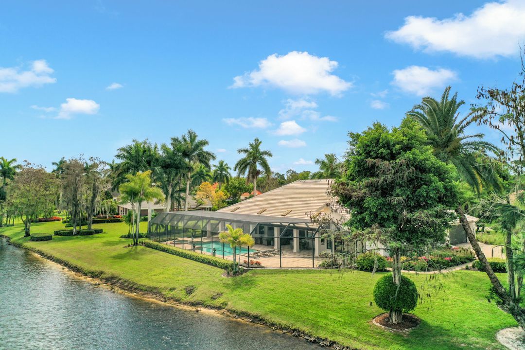 4501 Silver Fox Dr, Naples, FL 34119