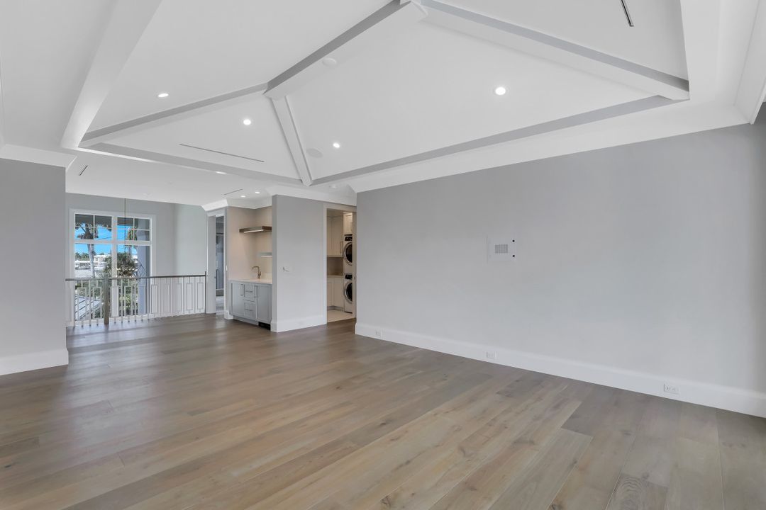 940 17th Ave S, Naples, FL 34102