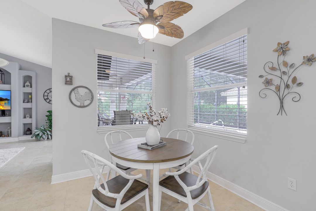 10621 Sir Michaels Pl Dr, Bonita Springs, FL 34135