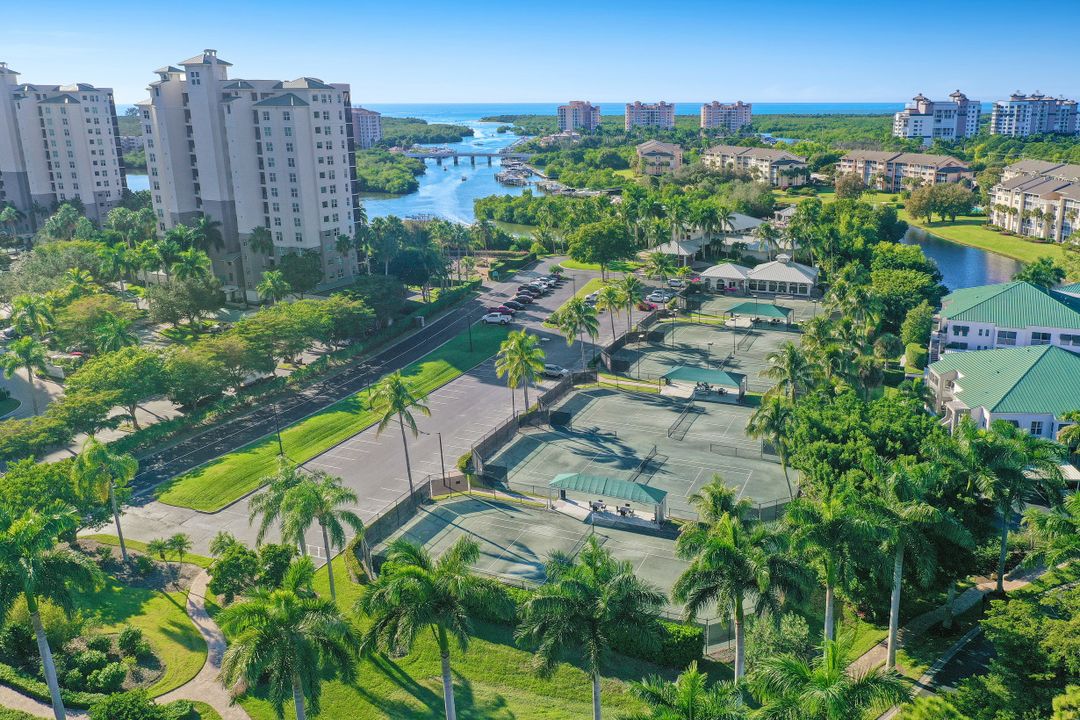 445 Cove Tower Dr #902, Naples, FL 34110