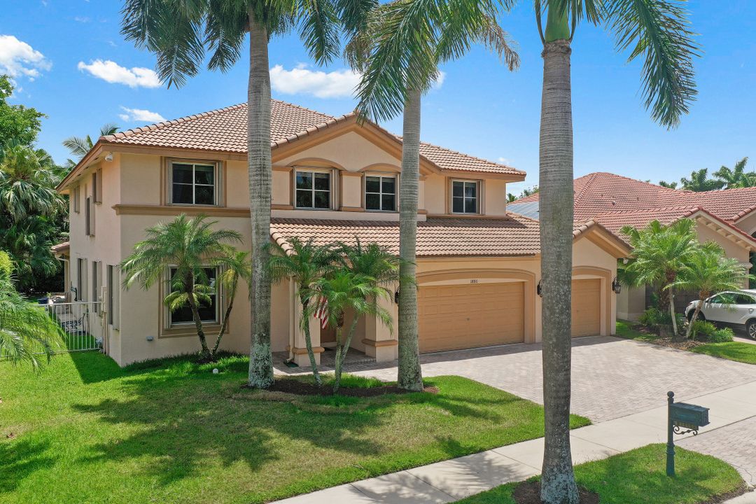 1886 Hidden Trail Ln, Weston, FL 33327