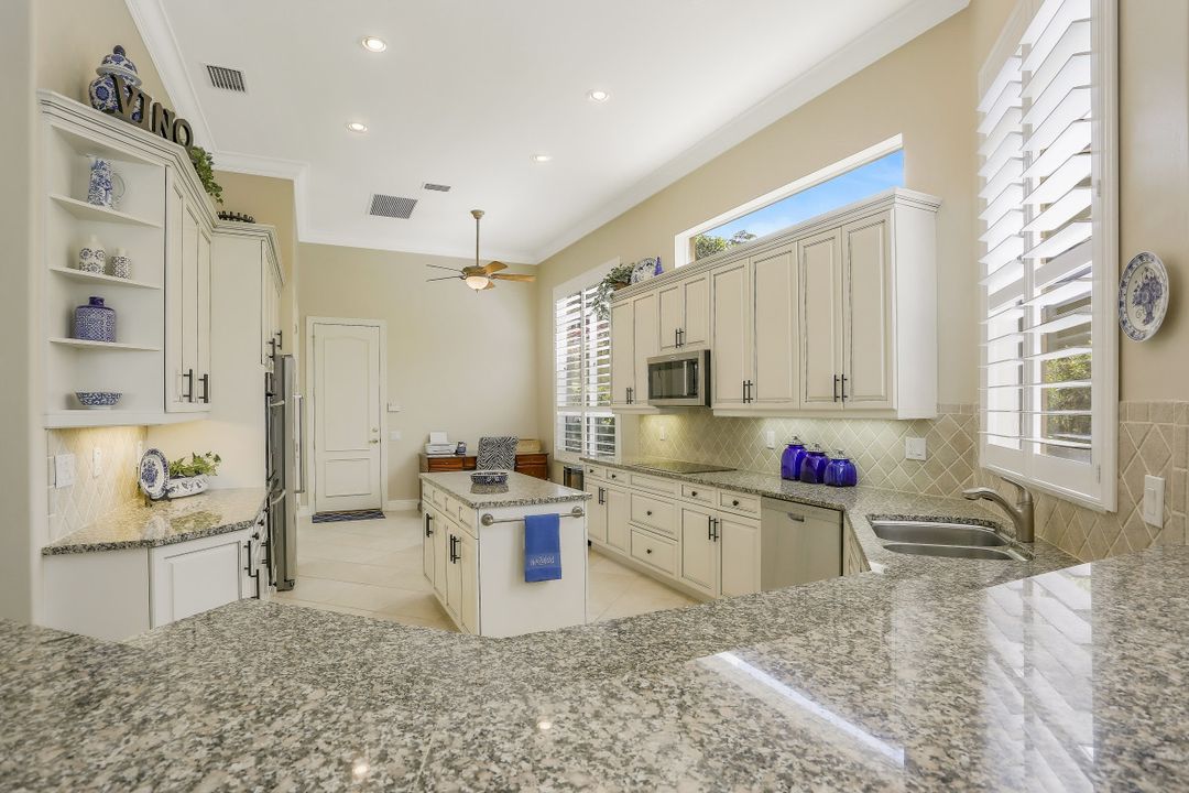 28637 Pienza Ct, Bonita Springs, FL 34135
