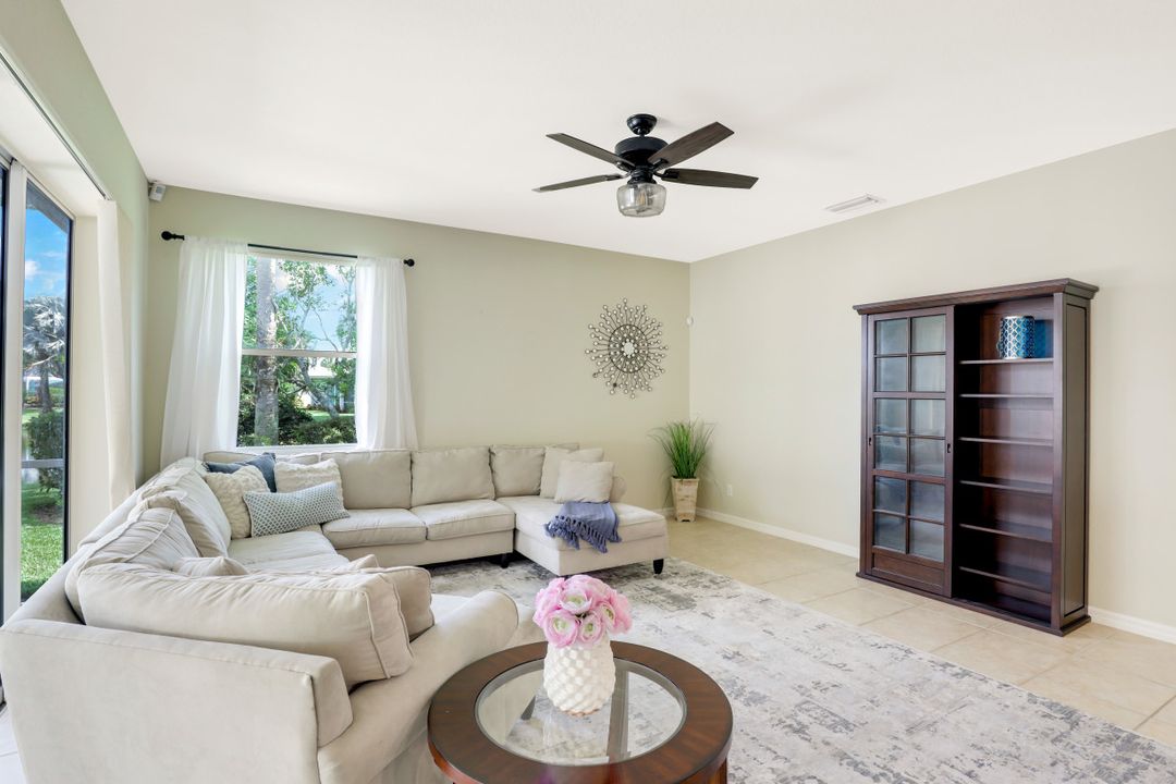 3738 Recreation Ln, Naples, FL 34116