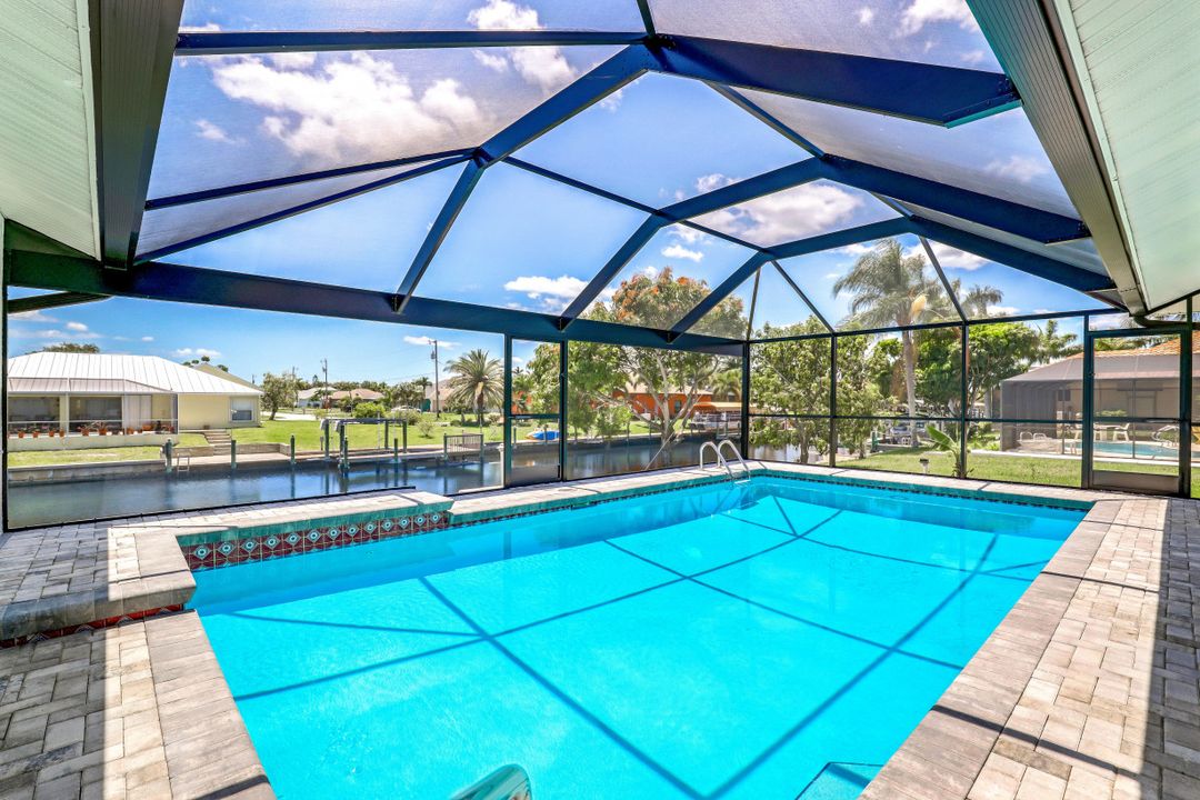 432 Mohawk Pkwy, Cape Coral, FL 33914