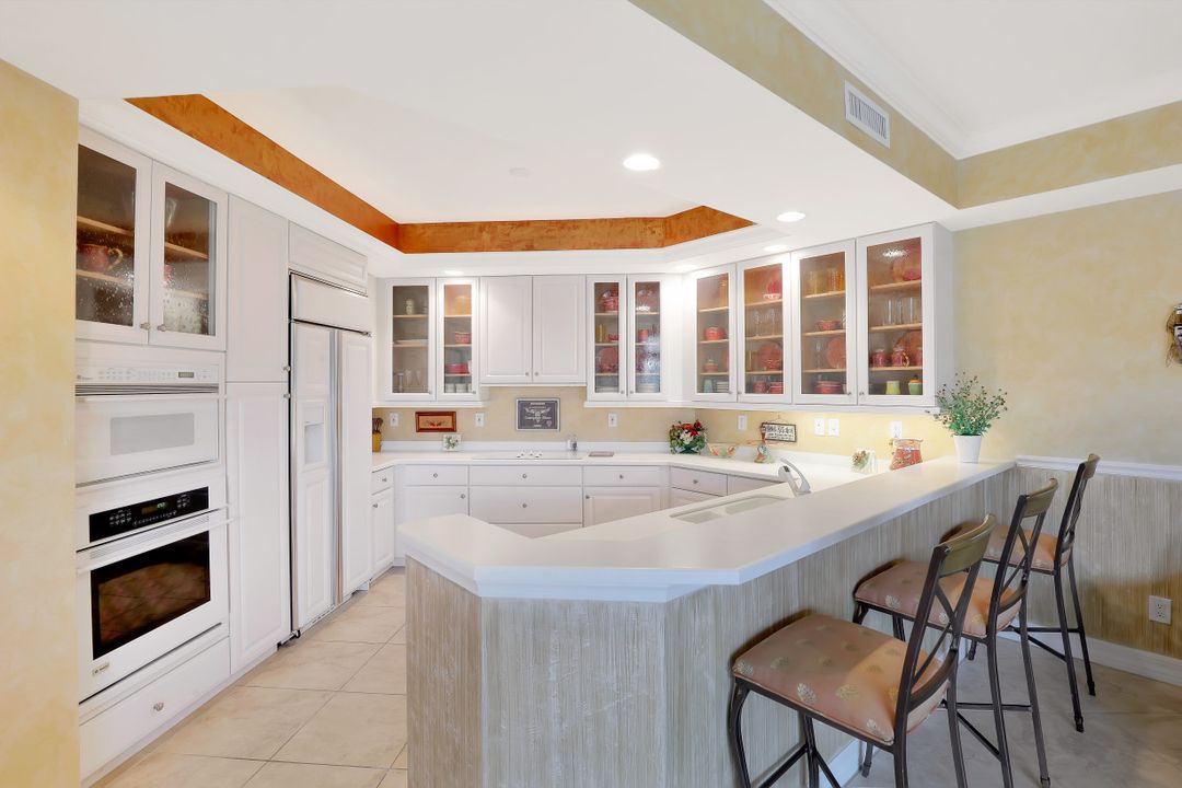 295 Grande Way #2, Naples, FL 34110