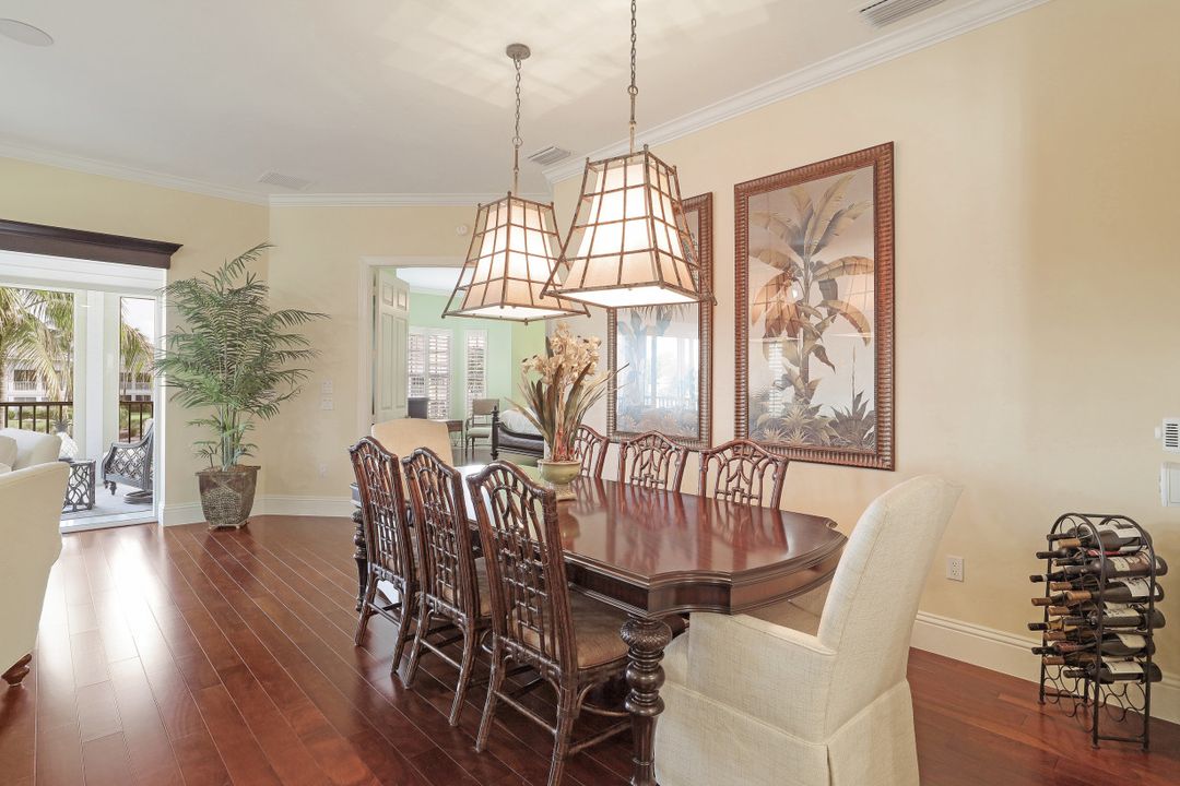 385 Sea Grove Ln #201, Naples, FL 34110