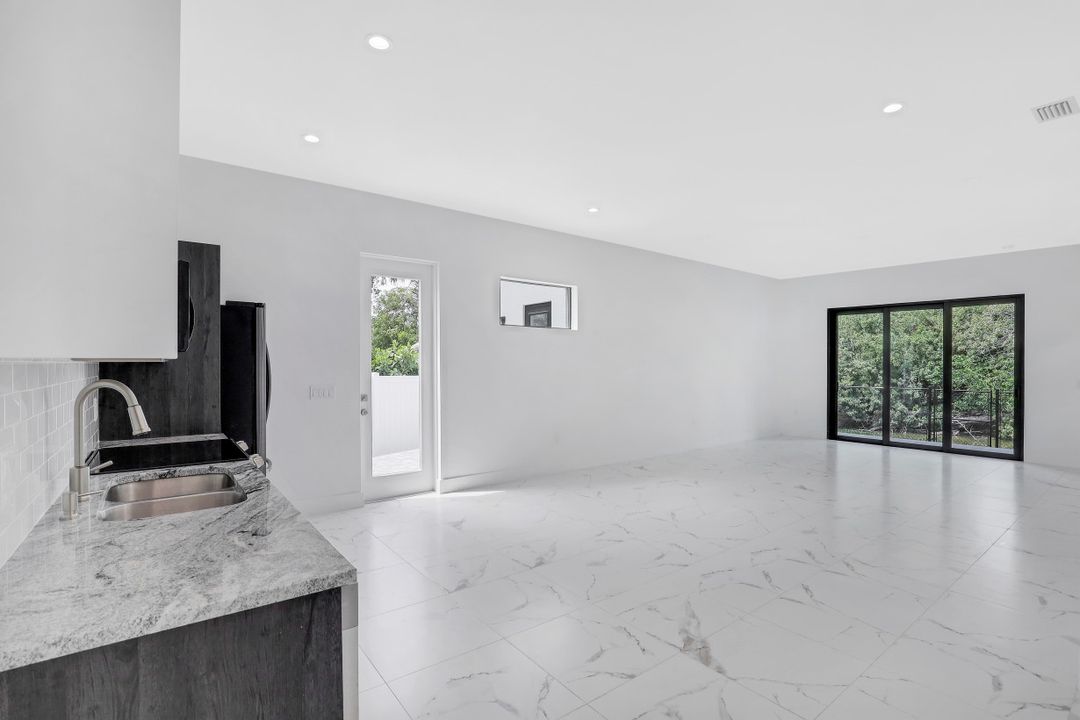 4064 Full Moon Ct, Naples, FL 34112