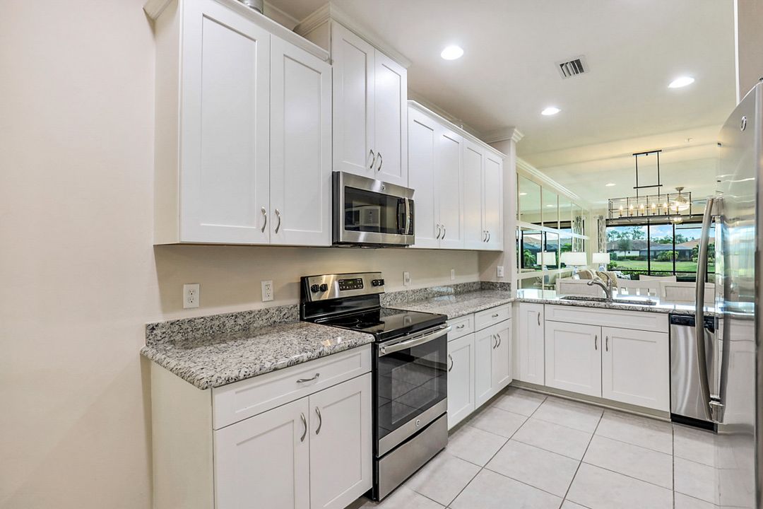 9420 Benvenuto Ct #104, Naples, FL 34119