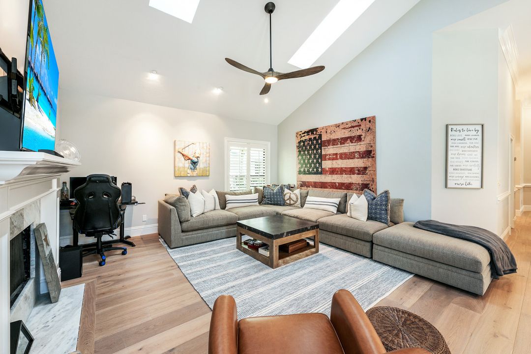 713 Shadow Lake Ln, Naples, FL 34108