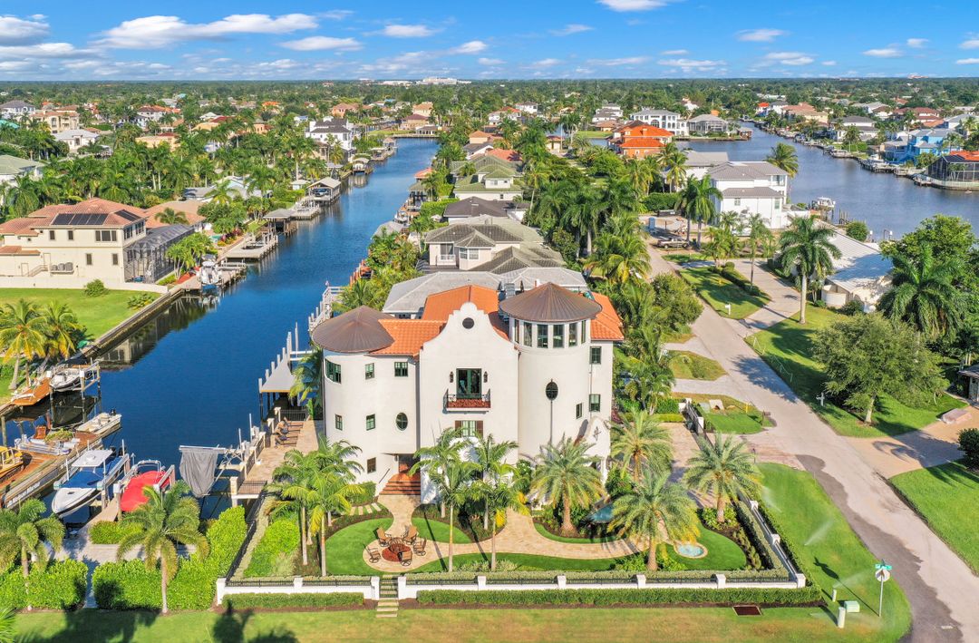 10080 Gulf Shore Dr, Naples, FL 34108