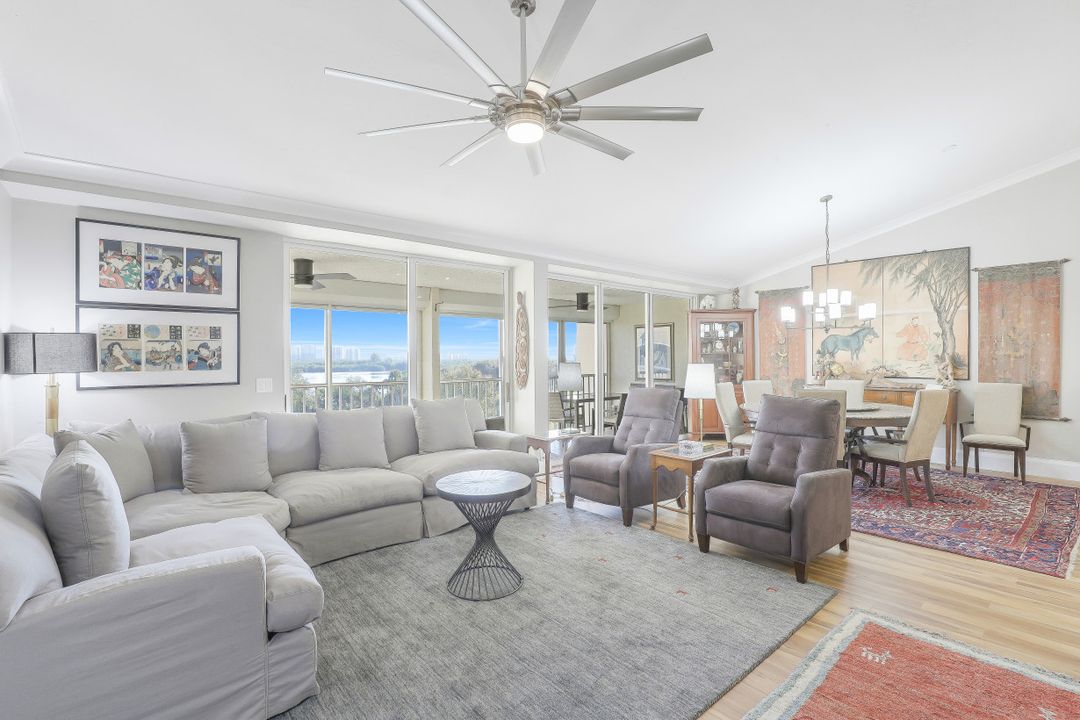 360 Horse Creek Dr #502, Naples, FL 34110