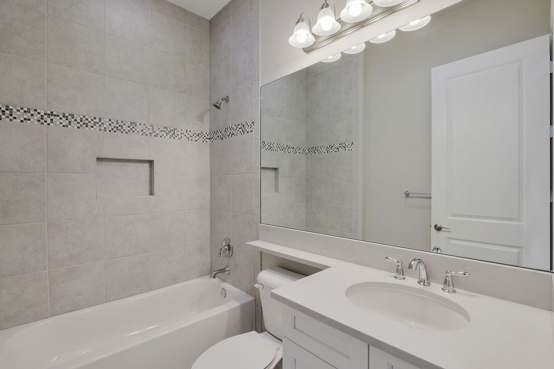 4549 Kensington Cir, Naples, FL 34119