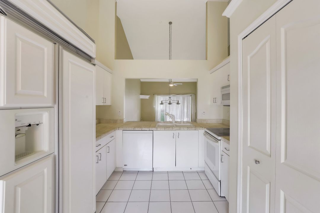 6133 Thresher Dr #402, Naples, FL 34112