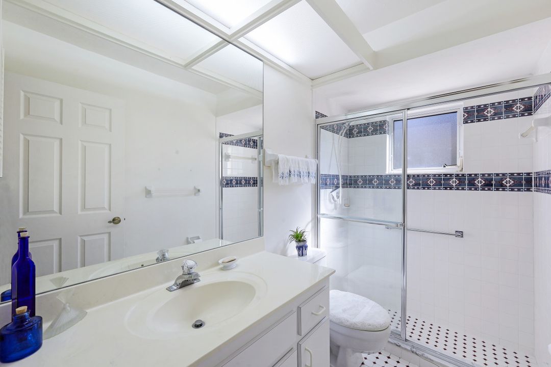 812 102nd Ave N, Naples, FL 34108