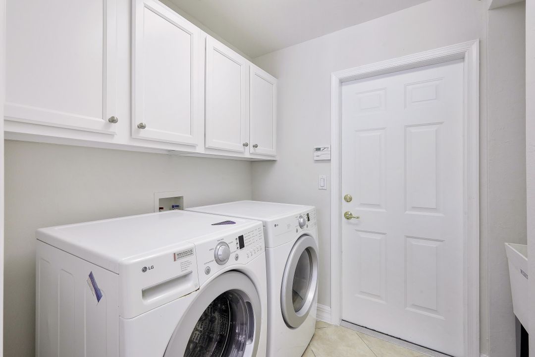 2366 Butterfly Palm Dr, Naples, FL 34119