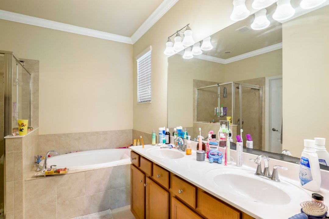 3401 Dandolo Cir, Cape Coral, FL 33909