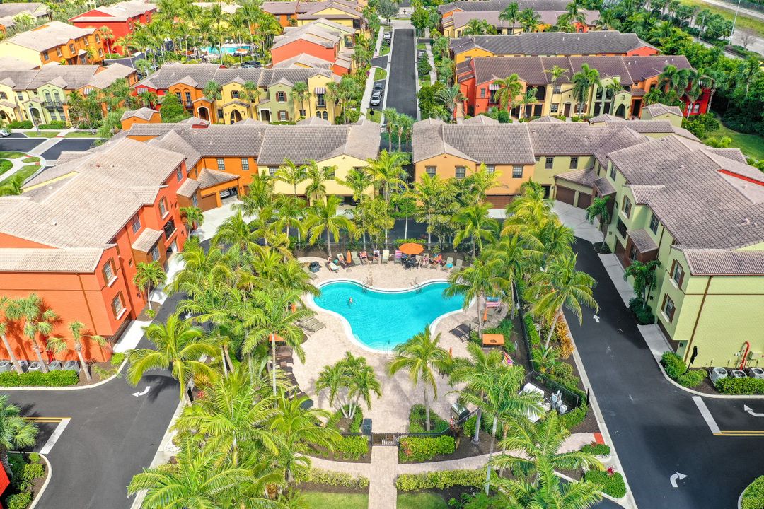 9128 Delano St #89-2, Naples, FL 34113