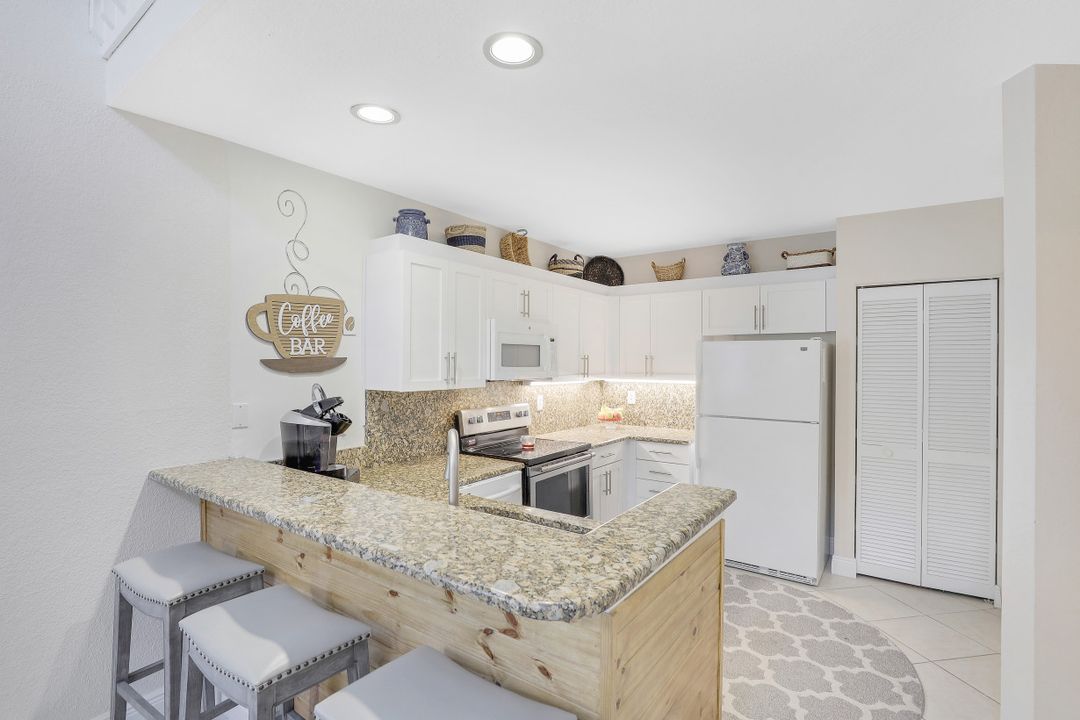 55 Emerald Woods Dr #C 11, Naples, FL 34108