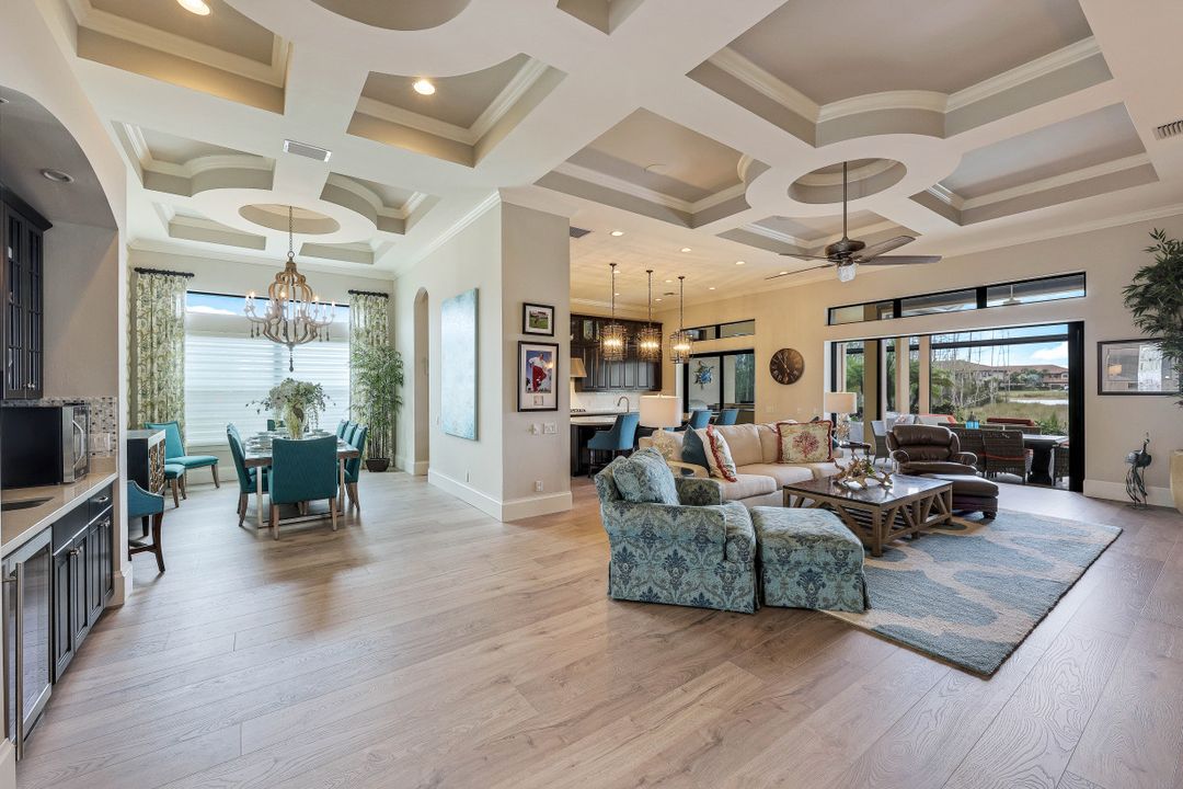 8837 Savona Ct, Naples, FL 34119