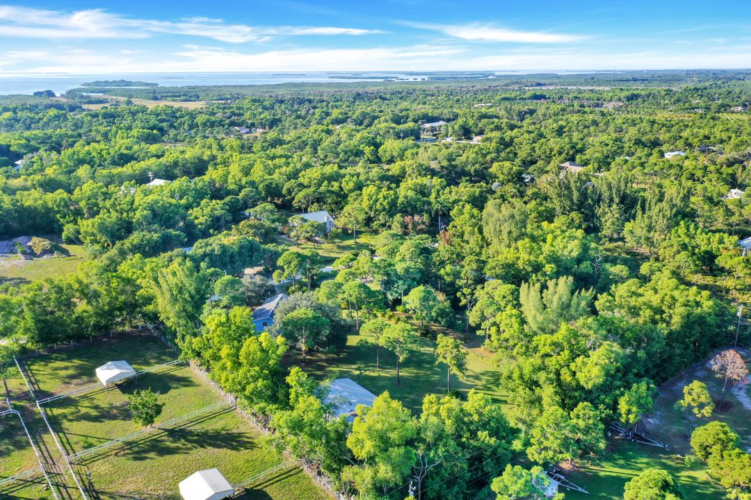 8642 Whispering Pines Dr, Saint James City, FL 33956