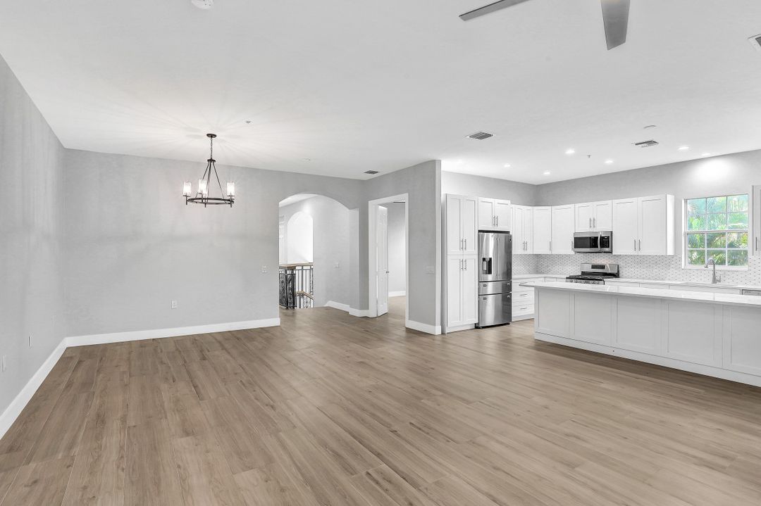 9053 Cascada Way #201, Naples, FL 34114