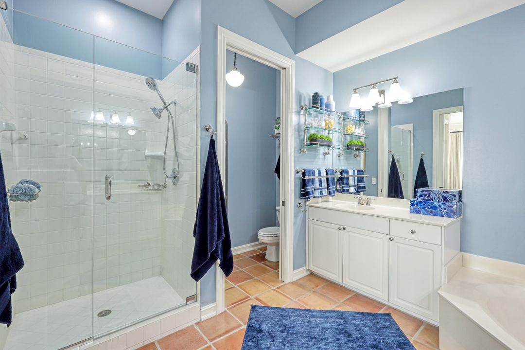 743 Bentwater Cir #203, Naples, FL 34108