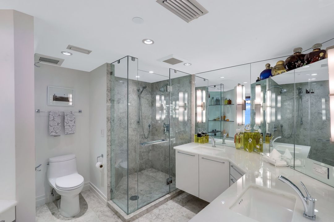 7515 Pelican Bay Blvd #21C, Naples, FL 34108