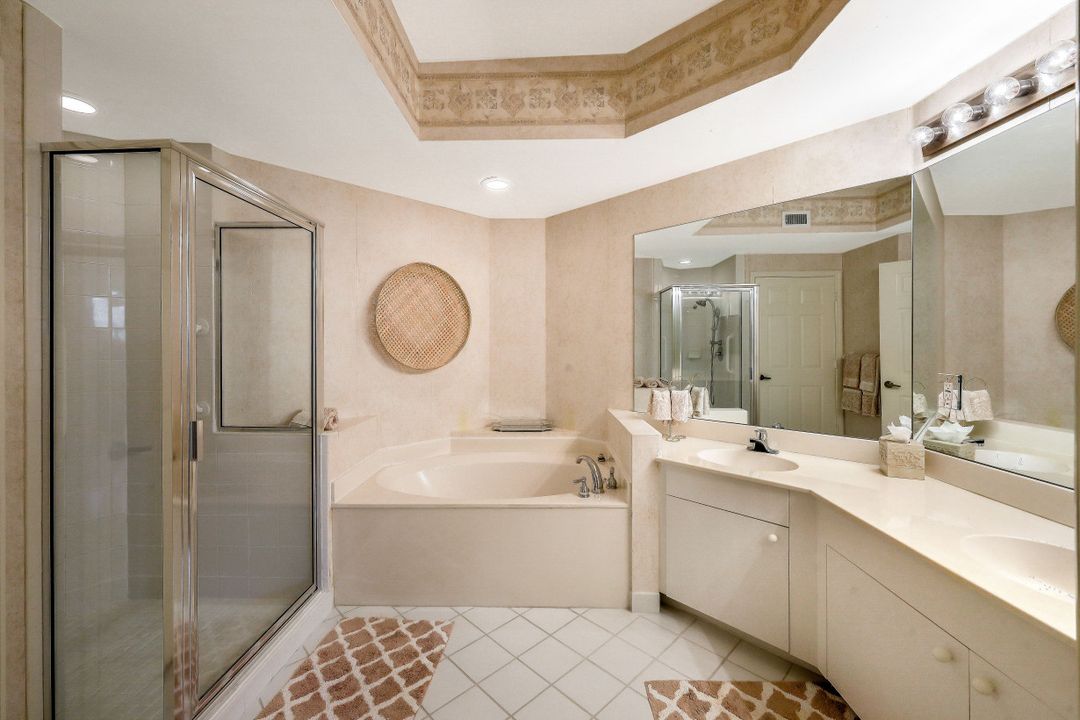 700 Lambiance Cir Apt 101, Naples, FL 34108