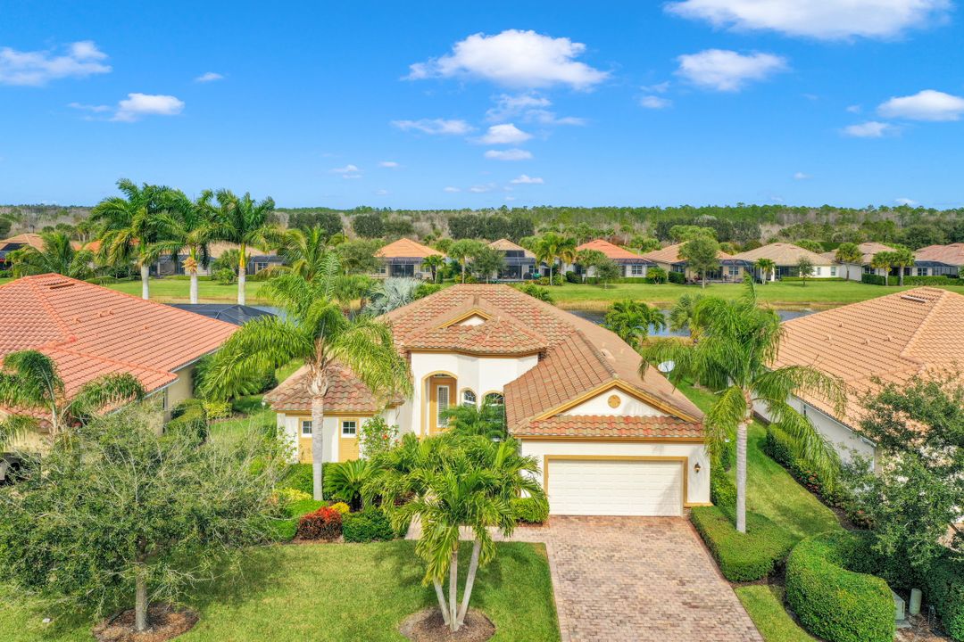 9403 Copper Rock Ct, Naples, FL 34120