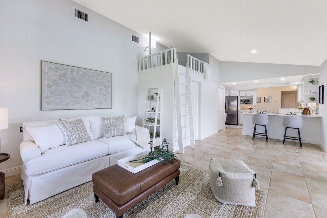 438 Lagoon Ave, Naples, FL 34108