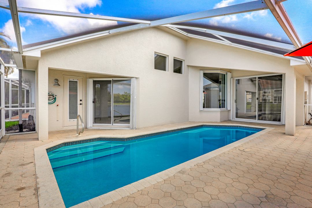 14832 Paradigm Ct, Fort Myers, FL 33919