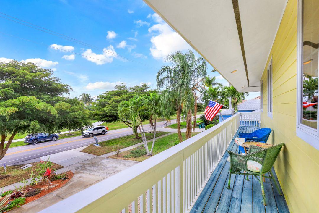 1660 Winterberry Dr, Marco Island, FL 34145