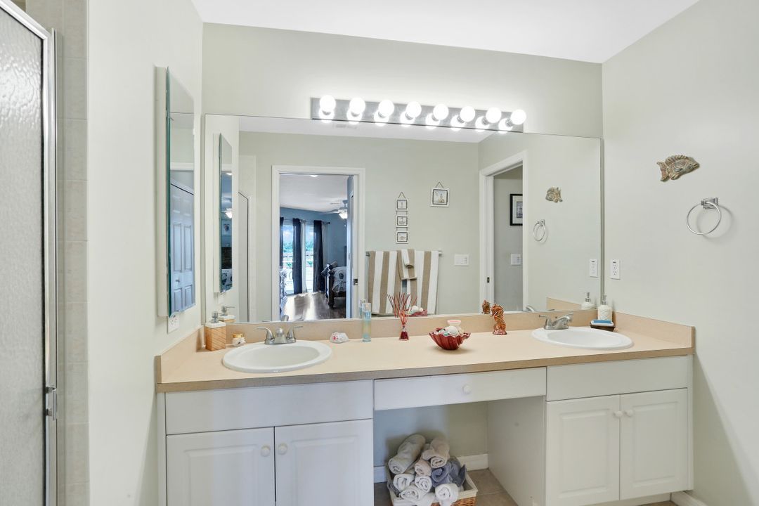 321 NE 10th Terrace, Cape Coral, FL 33909