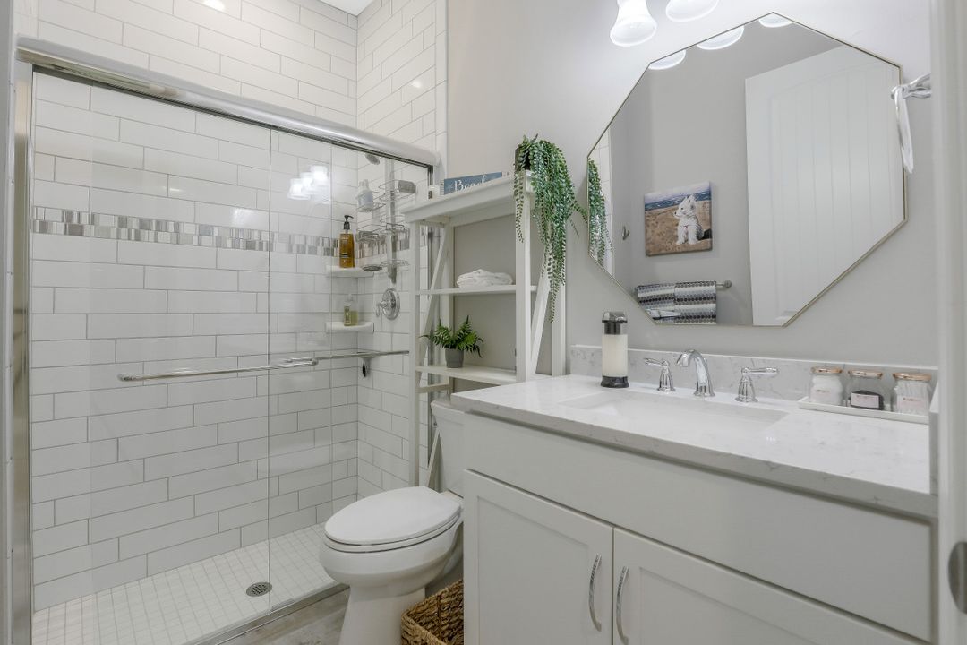 9610 Everglades Dr, Naples, FL 34120