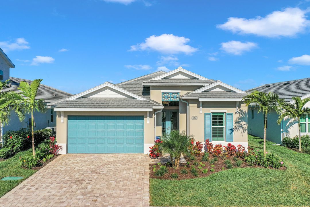 8961 Mustique Ln, Naples, FL 34114