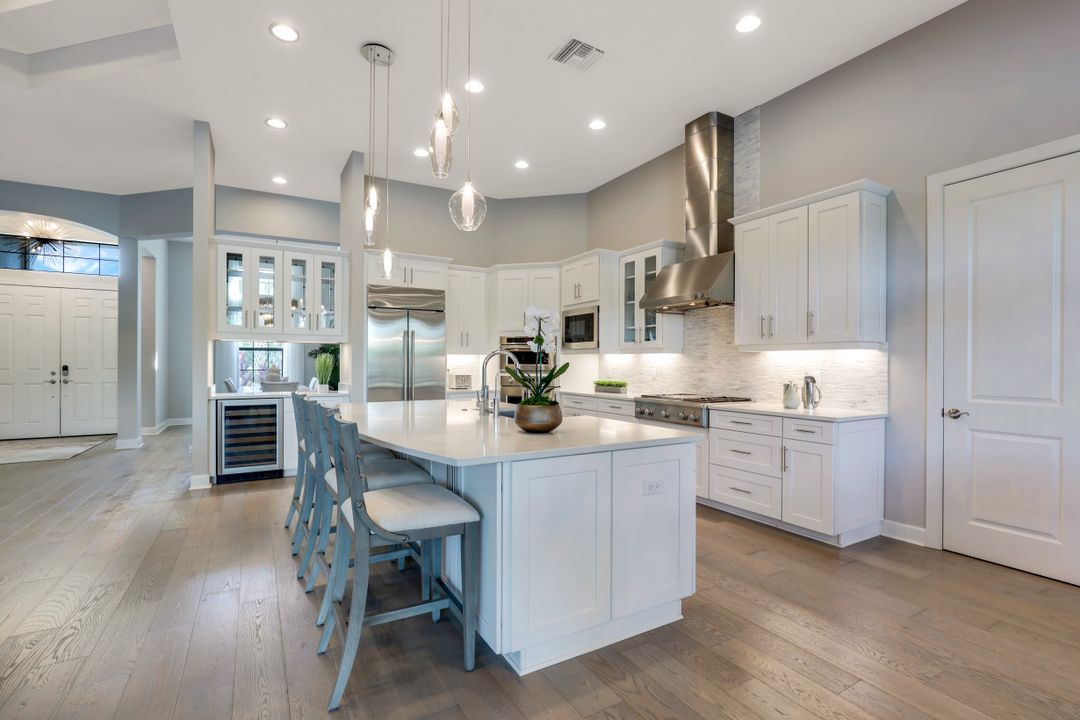 9018 Sorreno Ct, Naples, FL 34119