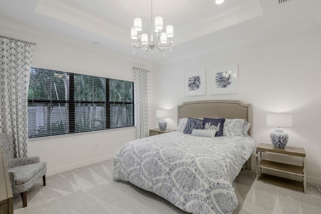 13395 Silktail Dr, Naples, FL 34109