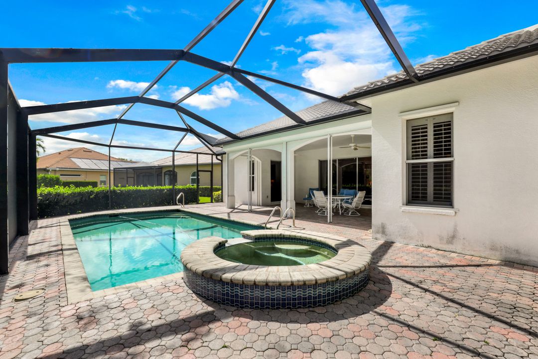 12811 Silverthorn Ct, Bonita Springs, FL 34135