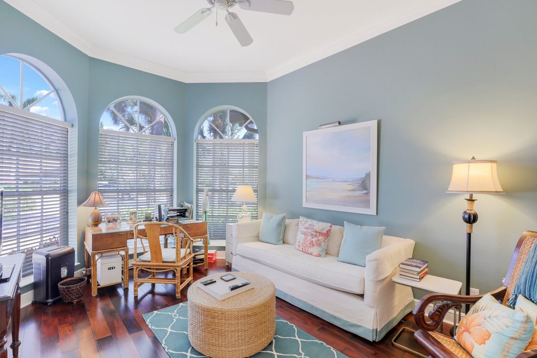 2229 Goshawk Ct, Naples, FL 34105