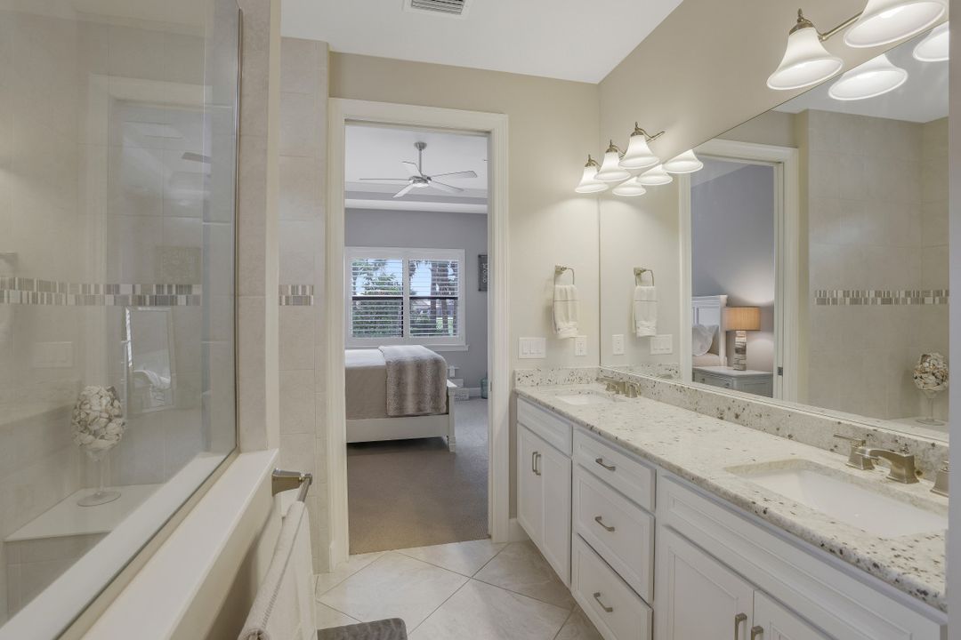 9350 Greyhawk Trl, Naples, FL 34120