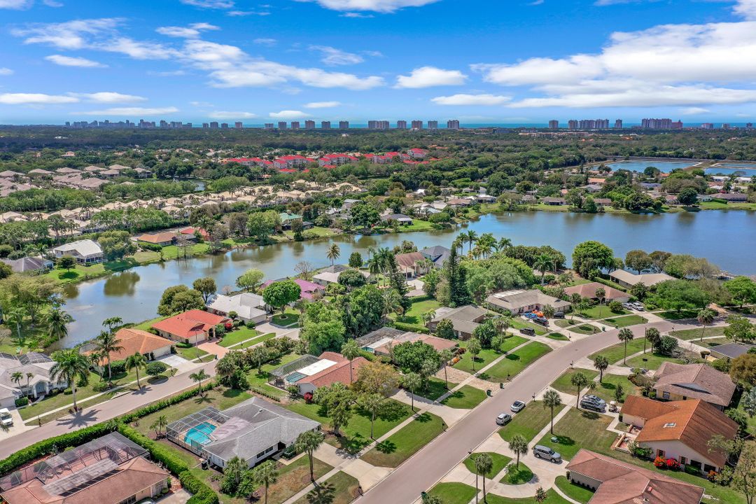 1010 Nottingham Dr, Naples, FL 34109